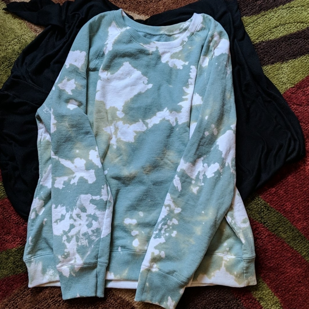 Cozy bleach tie dye crewneck - pastel sea green